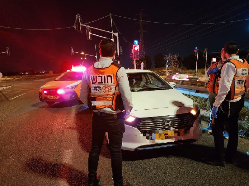הולך רגל כבן 30 נפגע מרכב בצומת נחלים בפתח תקווה...